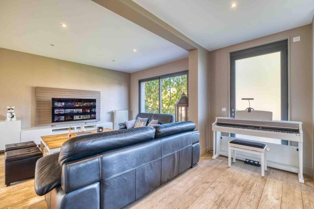 Villa Saint-mard - King Size Bed - 10min Aeroport Cdg 25min Paris By Train *